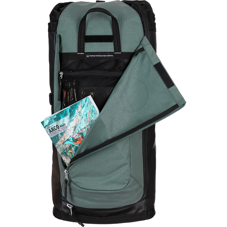 Wild Country Climbing Crag Hauler 40 Backpack Outdoor Action Black/Marsh - Generous compartment