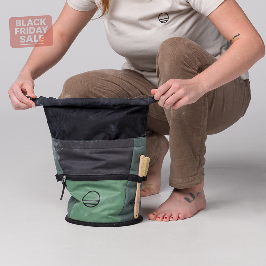 Wild Country Climbing Sequence Chalk Bucket Outdoor Action Green Ivy/Marsh/Onyx - Roll top closure