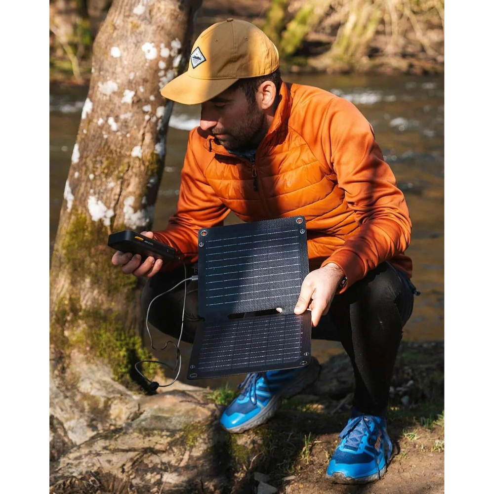 XtormXtorm SolarBooster 14WOutdoor Action