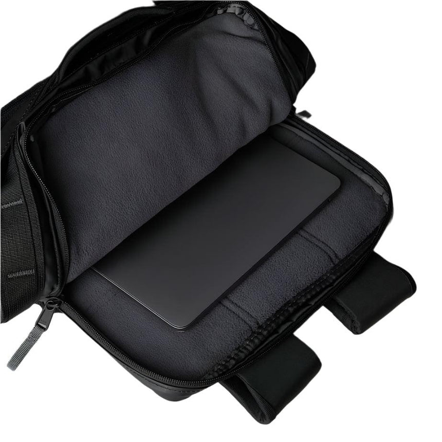 The North FaceThe North Face Base Camp Voyager DaypackOutdoor Action