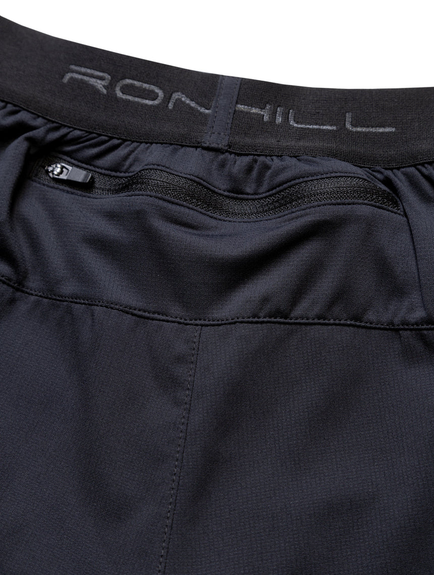 Ronhill Men's Tech 5" Short in All Black - secure pocket detail