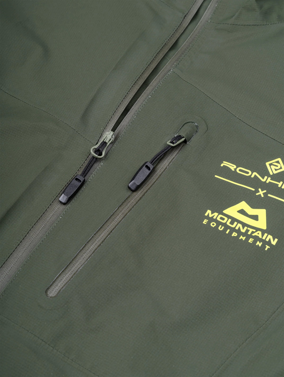 Ronhill Men's Tech GORE-TEX Mercurial Jacket 2 in Kelp/Zest - zip pull detail