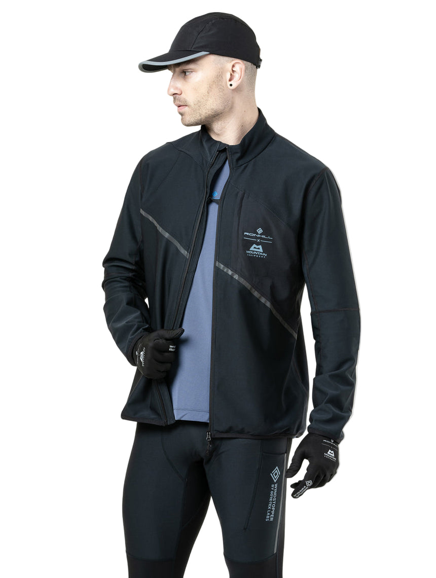 Ronhill Men's Tech GORE-TEX Windstopper Jacket in All Black - 2-way zip detail