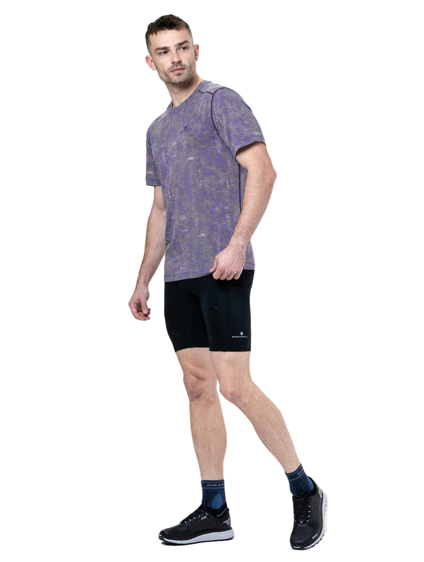 Ronhill Men's Tech Golden Hour Tee in Ocean Pixel - side, fit