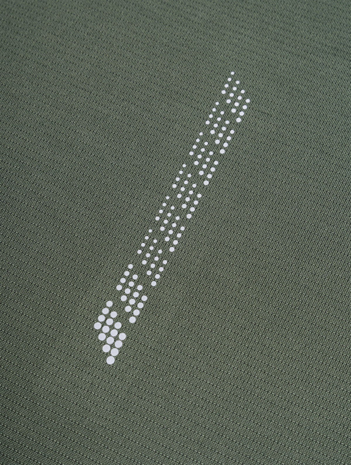 Ronhill Men's Tech Reflect L/S Tee in Kelp/Reflect - Detail Reflective Stripe Diagonal