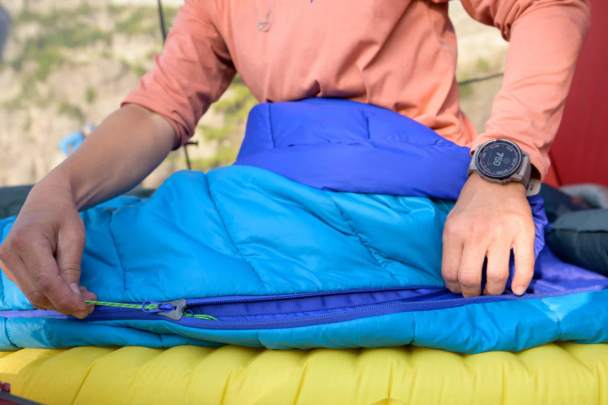Thermarest 7C Space CowBoy Sleeping Bag Outdoor Action- In use