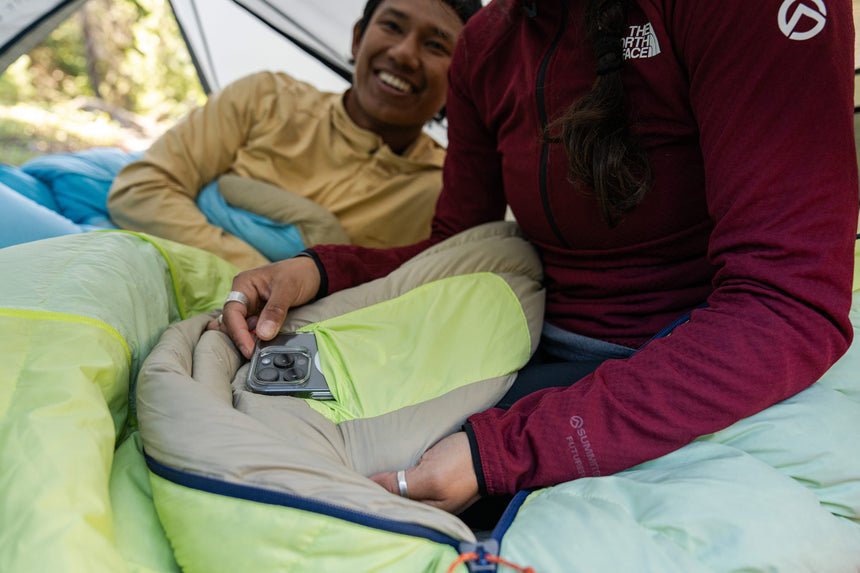 Thermarest Boost 650™ 32F/0C Sleeping Bag Outdoor Action - Pocket