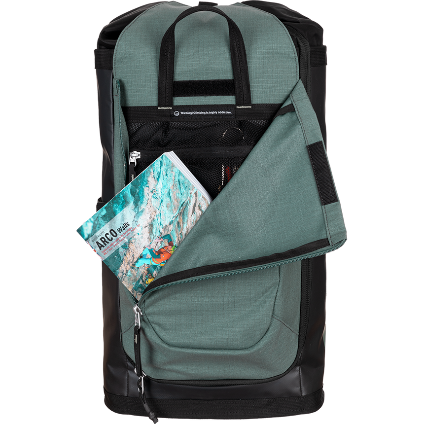 Wild Country Climbing Crag Hauler 25 Backpack Outdoor Action Black/Marsh - Self-standing design