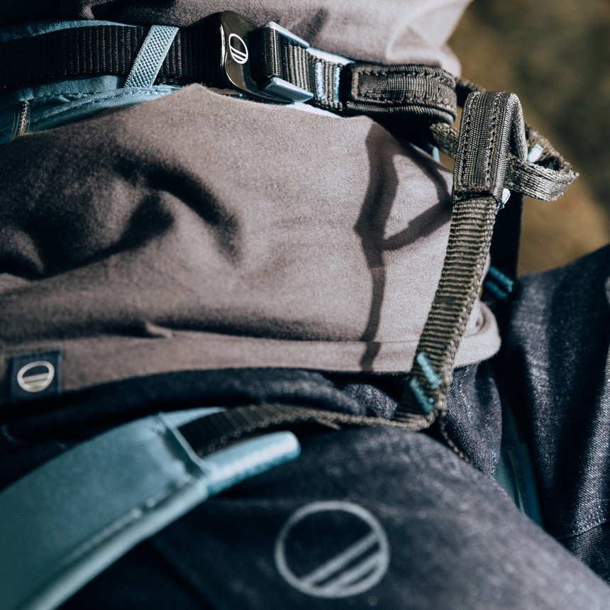 Wild Country Climbing Flow 2.0 Women's Harness Outdoor Action Deepwater/Petrol - Close up