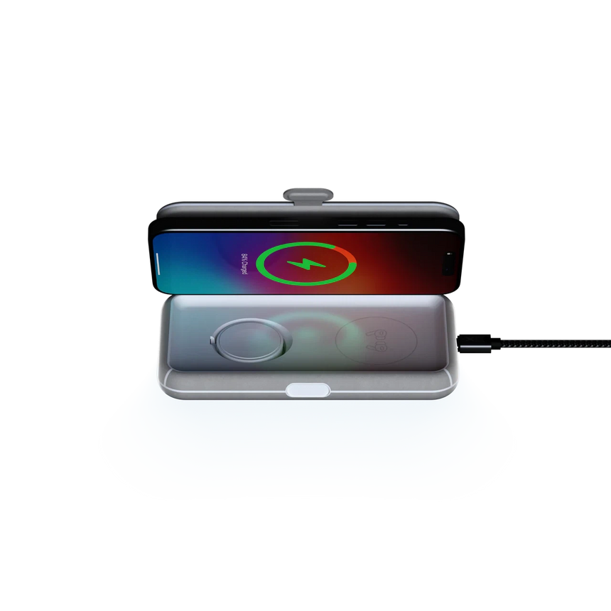 Xtorm Foldable Wireless Travel Charger 3-in-1 - Foldable Phone Connector