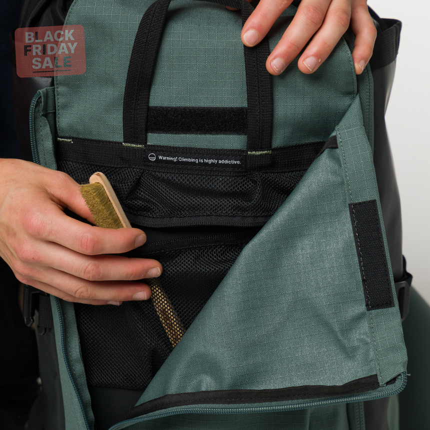 Wild Country Climbing Crag Hauler 25 Backpack Outdoor Action Black/Marsh - 15” Laptop compartment