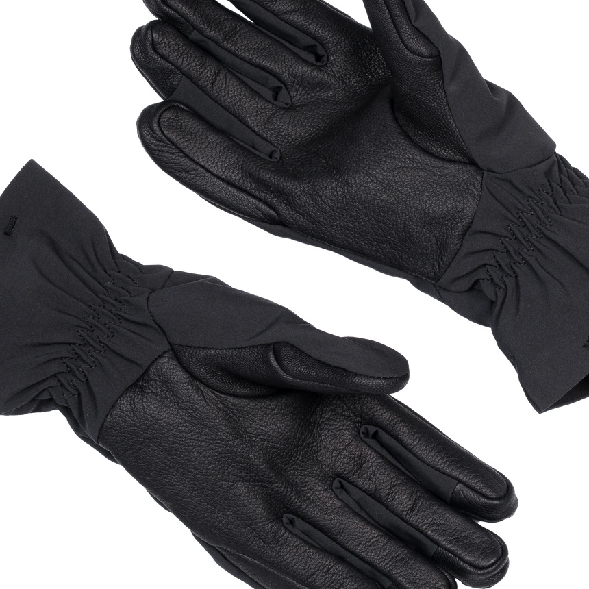 Low-bulk split cuff detail on Mountain Equipment G2 Alpine Women's Glove in Black/Black for easy donning