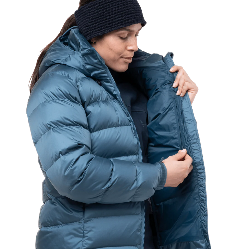 Adjustable elasticated cuff detail on Mountain Equipment Lightline Women's Jacket in Stellar Blue