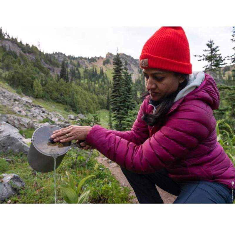 MSR Trail Lite 2L Pot Outdoor Action- product in use(2)