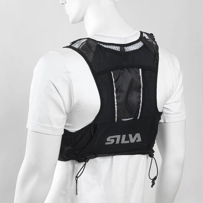 Silva Strive Light Black 5 Vest Outdoor Action
