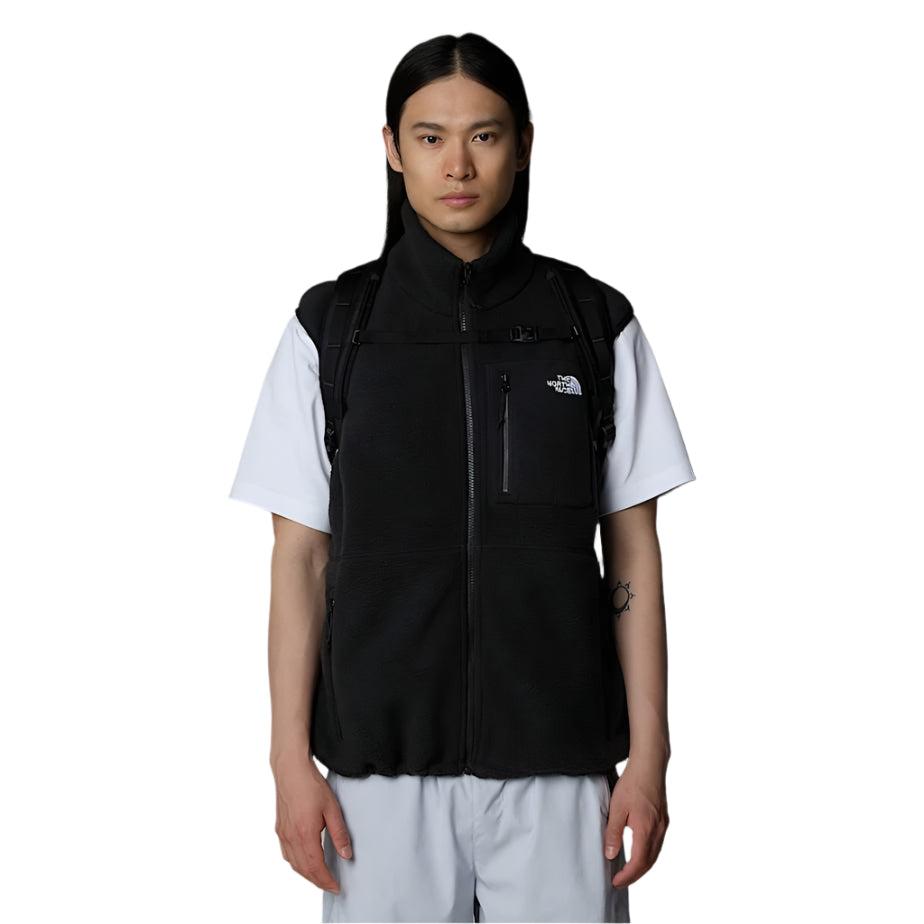 The North FaceThe North Face Base Camp Voyager DaypackOutdoor Action