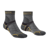 Bridgedale Trail Run Lightweight T2 Merino Sport 3/4 Crew Socks in Gunmetal - front and rear
