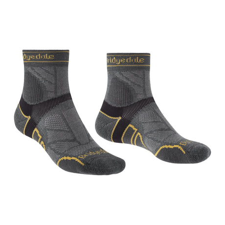 Bridgedale Trail Run Lightweight T2 Merino Sport 3/4 Crew Socks in Gunmetal - front and rear