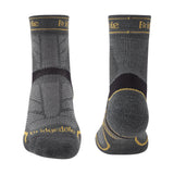 Bridgedale Trail Run Lightweight T2 Merino Sport 3/4 Crew Socks in Gunmetal - front and back