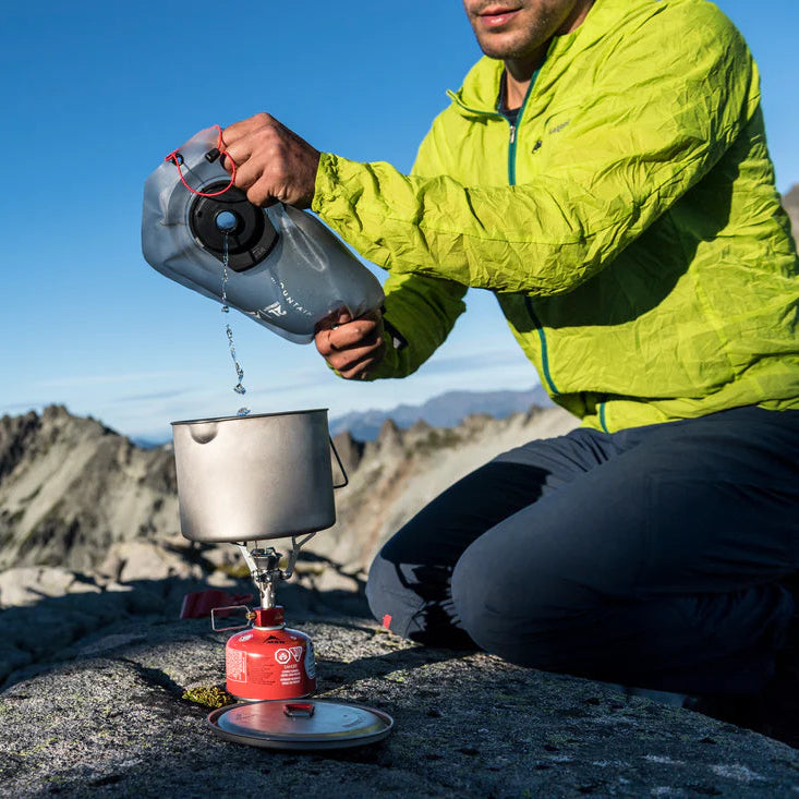 MSR 6L DromLite Bag Ooutdoor Action - In Use