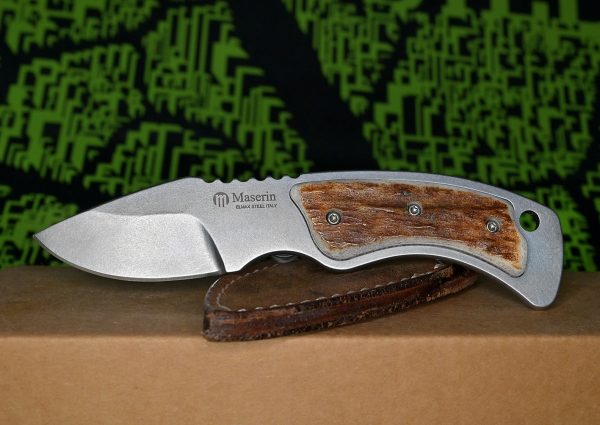Maserin 924 Mini Trapper blade spine with thumb groove for precise control and safe handling