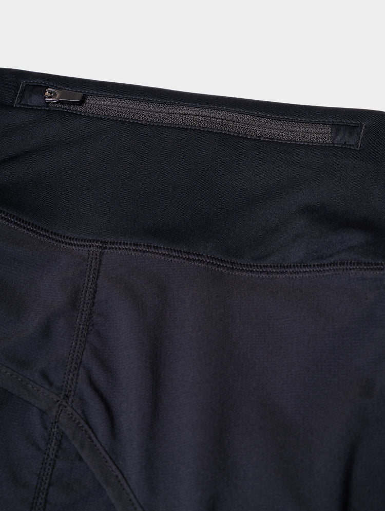 Ronhill Women's Tech 4.5" Twin Short Outdoor Action All Black- Secure pocket