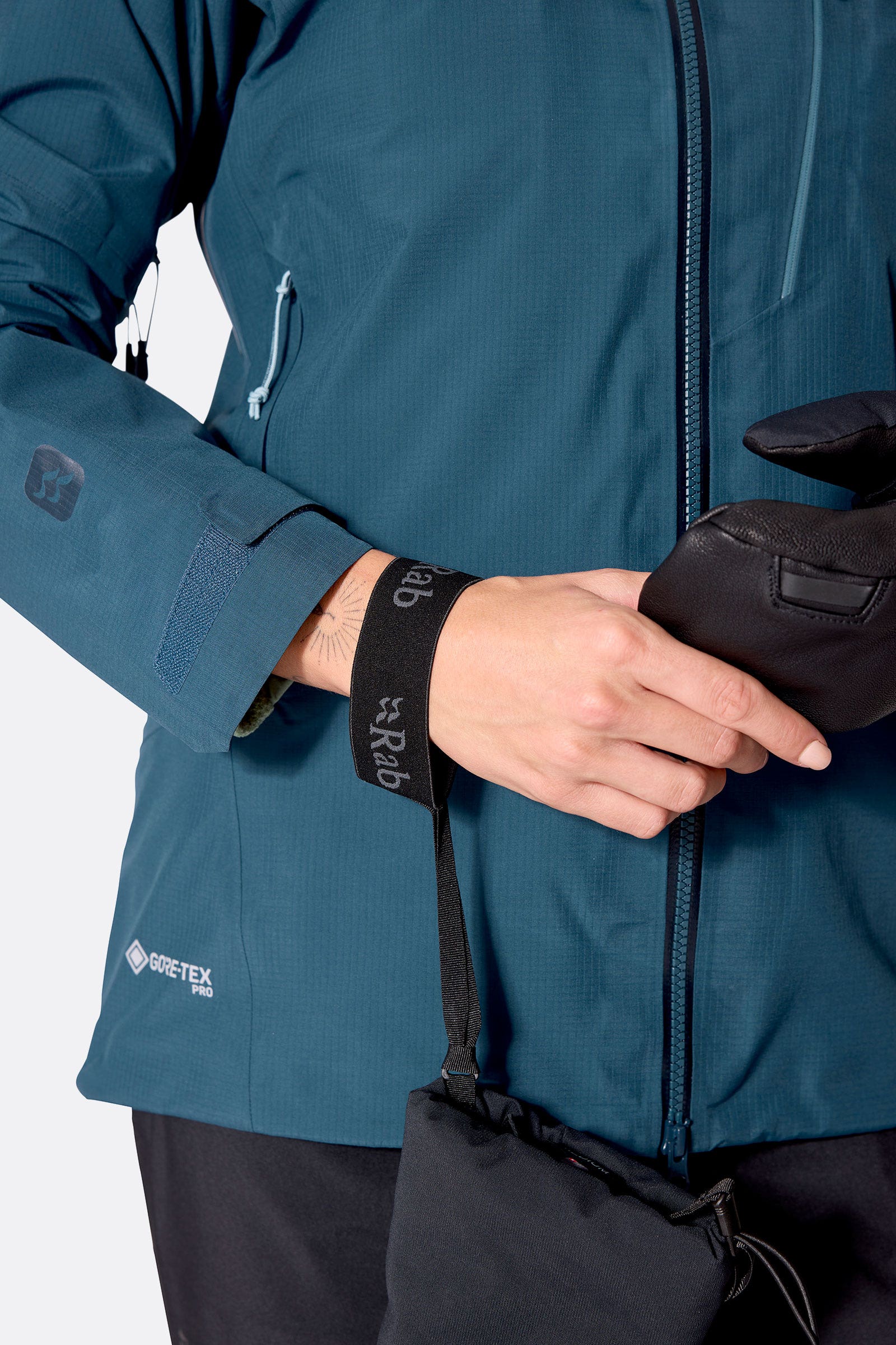 Rab Guide GORE-TEX Mitts in Black - detail