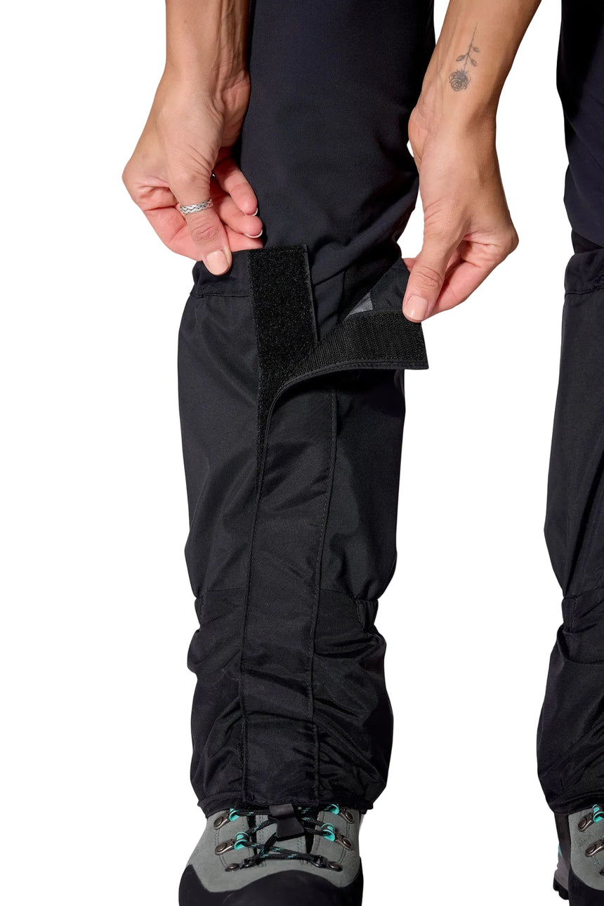 Rab Kangri GORE-TEX Gaiter in Black - Front Closure Detail
