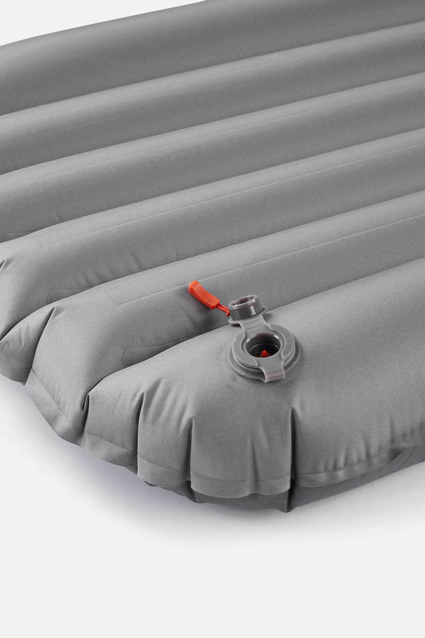 Rab Stratosphere 5.5 Sleep Pad in Graphene - valve detail