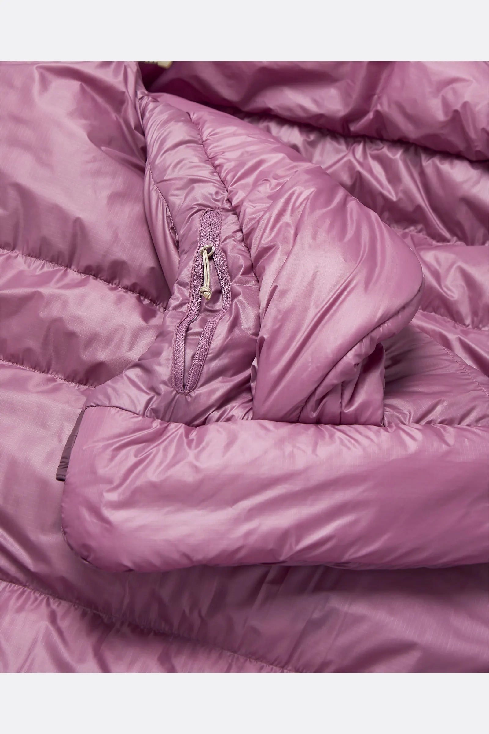 Rab Women's Alpine Down Sleeping Bag (-18°C/0F) in Iris/Dark Iris - zip and baffle detail