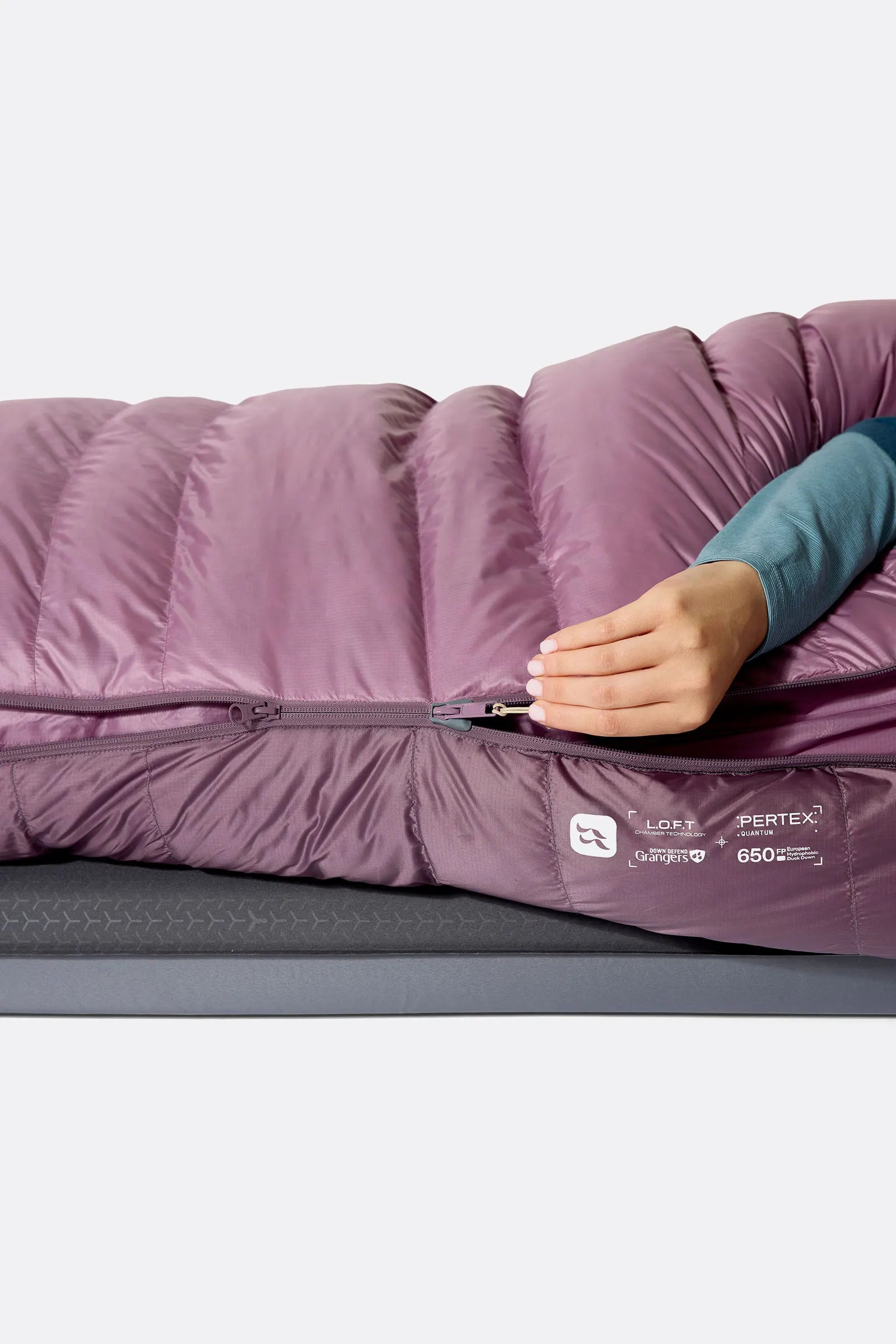 Rab Women's Alpine Down Sleeping Bag (-6°C/21F) in Iris/Dark Iris - Zip Pull Detail
