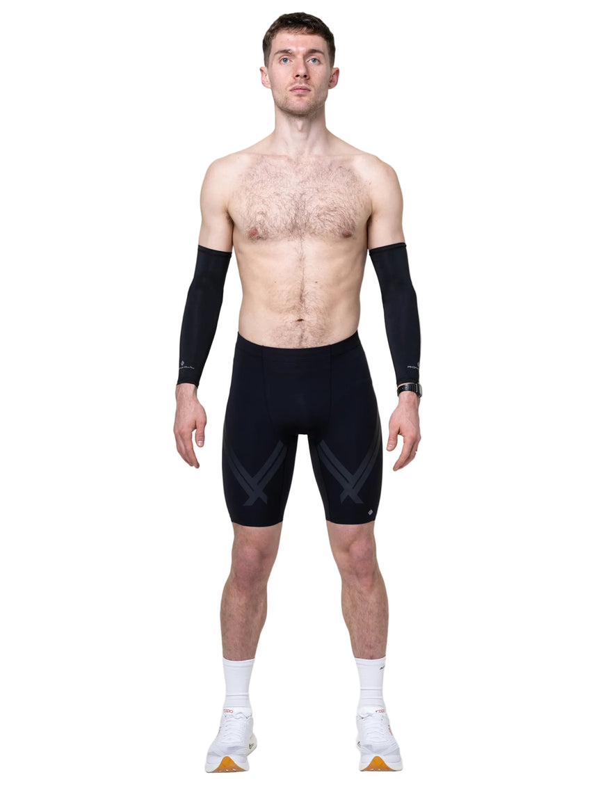 Ronhill Men's Tech Race Half Tight in All Black - detail, 7