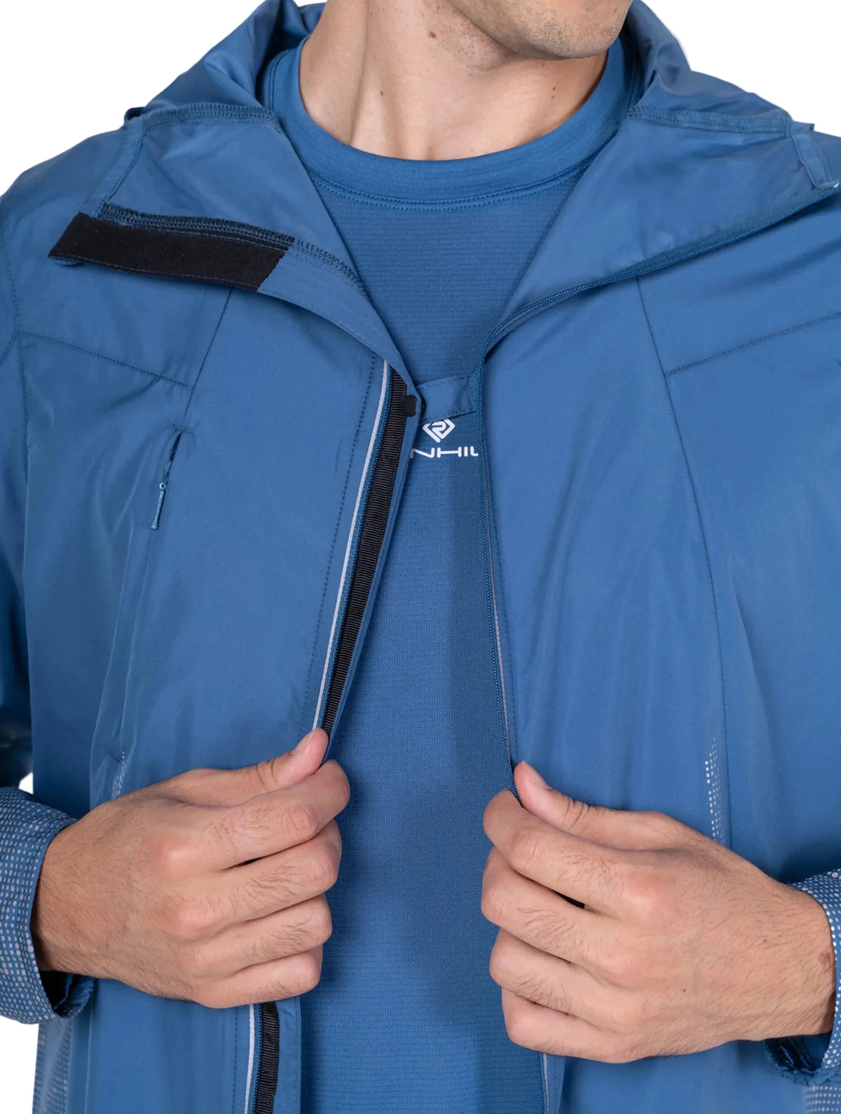 Ronhill Men's Tech Reflect Jacket in Glacier/Reflect - Detail Chest Zip Pulls