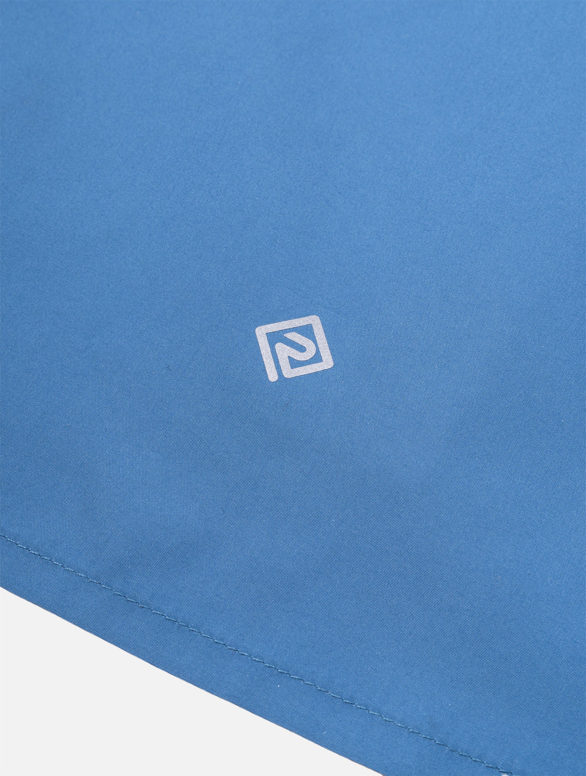 Ronhill Men's Tech Reflect Jacket in Glacier/Reflect - Detail Reflective Diagonal Pattern Close