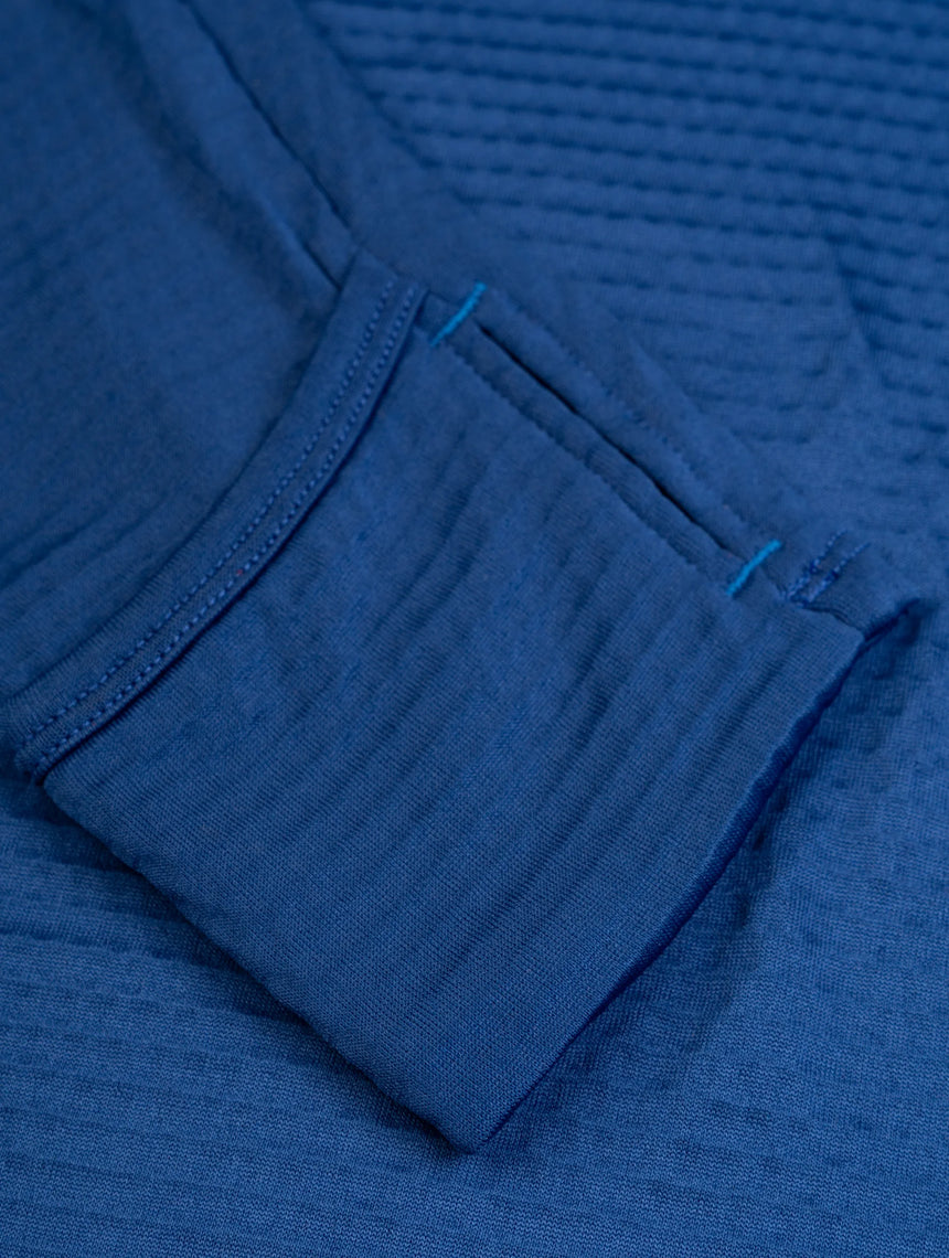 Ronhill Men's Tech Winter 1/2 Zip in Ocean/Electric Blue - thumb loop detail, 2