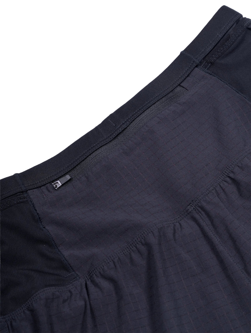 Ronhill Women's Tech All-Terrain 5" Twin Short in All Black - detail, 4
