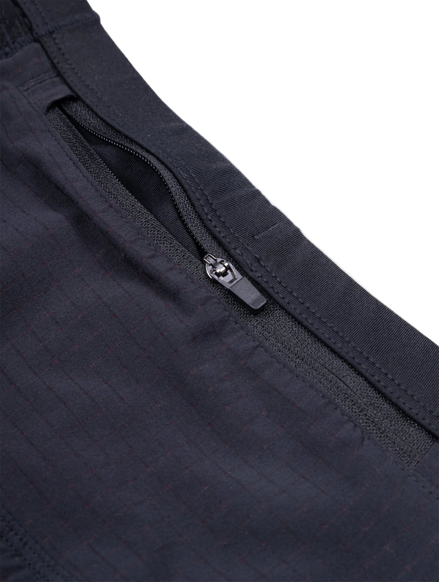 Ronhill Women's Tech All-Terrain 5" Twin Short in All Black - detail, 5