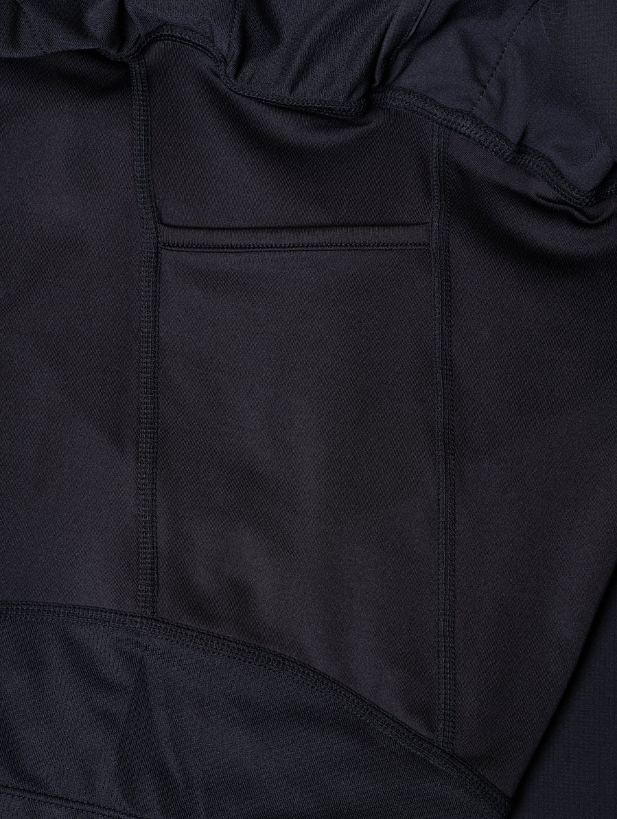 Ronhill Women's Tech Skort in All Black - thigh stash pocket detail