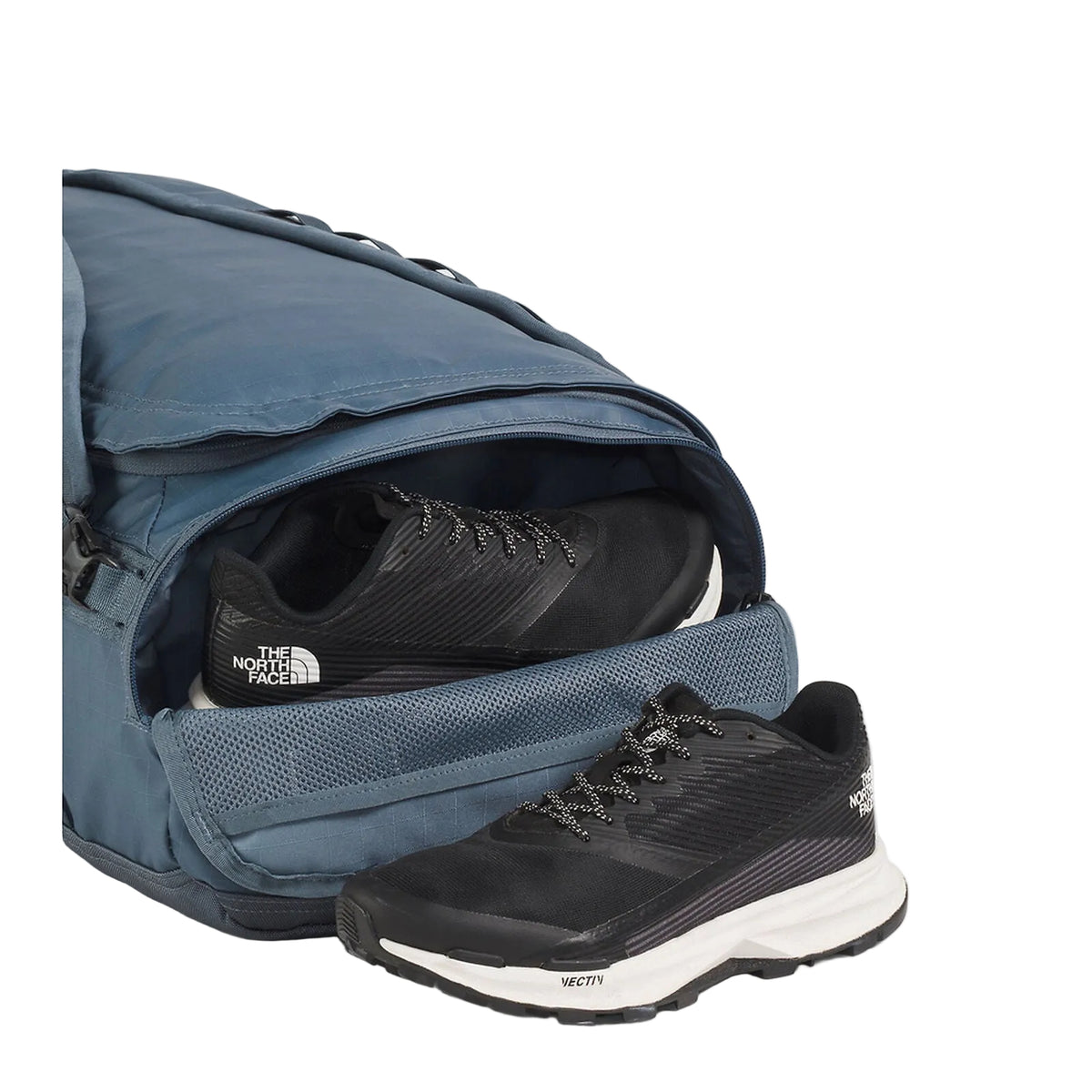 The North Face Base Camp Voyager Duffel 32L in Granite Grey/Frost Grey - interior