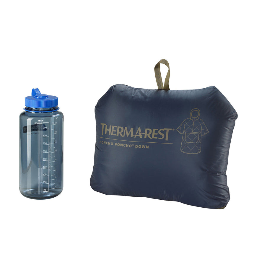 Thermarest Honcho Down Poncho Outdoor Action OuterSpace Blue- Stuff Sack