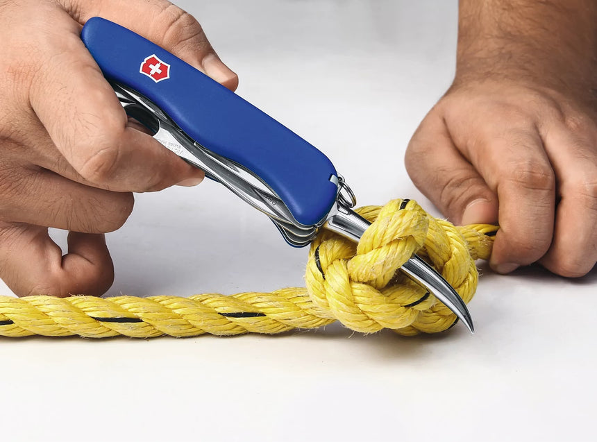 VictorinoxVictorinox Skipper ProOutdoor Action