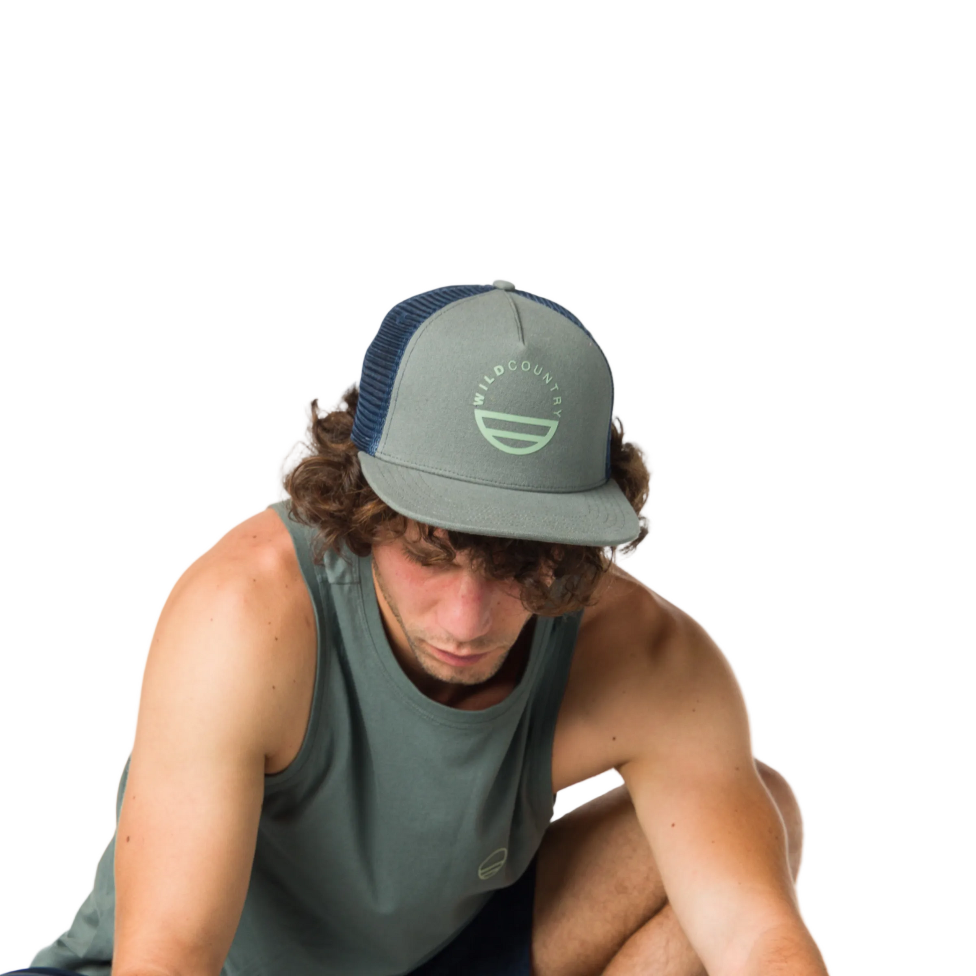 Wild Country Climbing Flow Cap Outdoor Action Marsh/3850 - Trucker style cap with flat brim close up