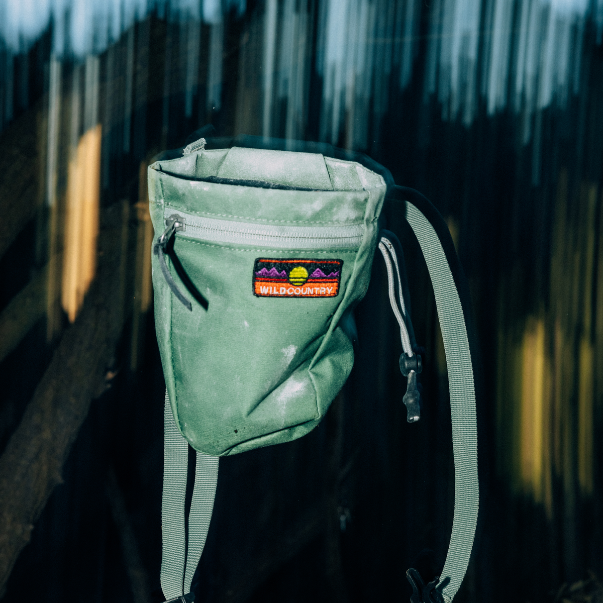 Wild Country Climbing Flow Chalk Bag Outdoor Action Green Ivy - Product In Use