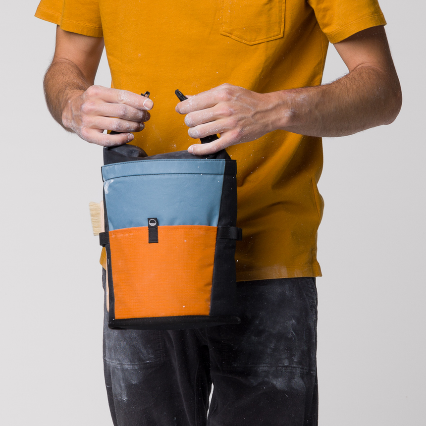 Wild Country Climbing Sequence Chalk Bucket Deepwater/Sandstone/Black - Roll Top with Buckle