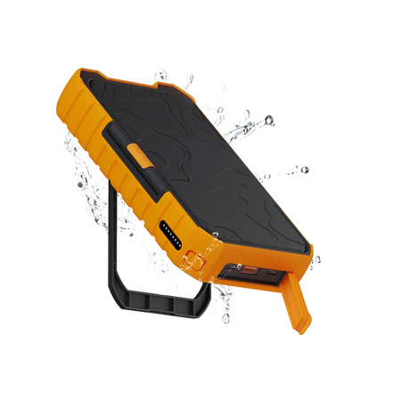 Xtorm Rugged Solar Powerbank 10.000 mAh - 20W front view with water