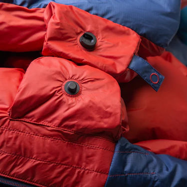 Full-length Gemini zip baffle detail on Mountain Equipment Classic Eco 300 Sleeping Bag in Dusk