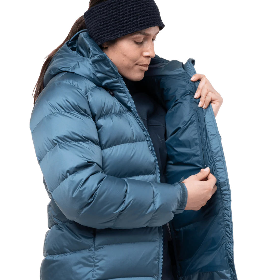 Adjustable elasticated cuff detail on Mountain Equipment Lightline Women's Jacket in Stellar Blue