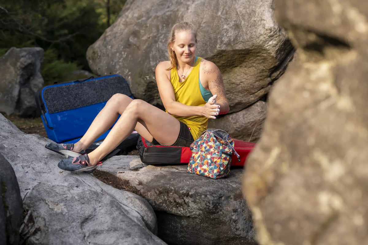 Ocún Powder Chalk 250 g Climbing Accessory - image 3