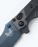 Benchmade Mini Adira 18065BT-01, thumb stud detail